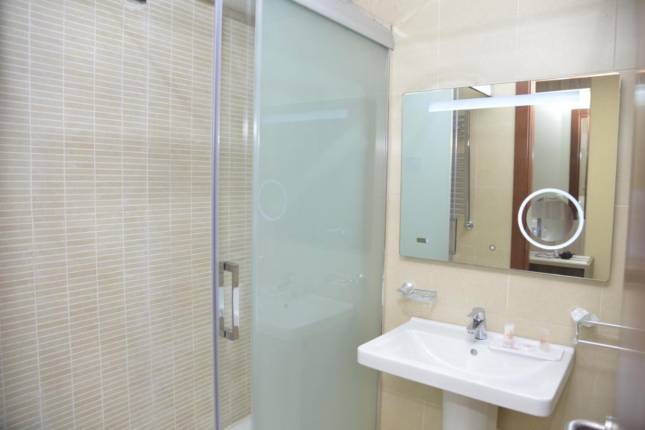 Hotel Amsterdam Rouiba ภายนอก รูปภาพ